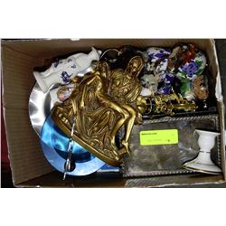 BOX OF ESTATE ORNAMENTS & TRINKETS