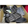 Image 1 : LARGE BOX W/BAKING PANS & ACCESSORIES