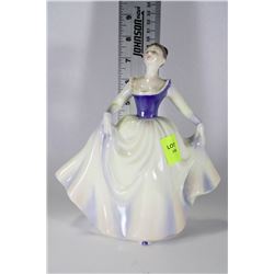 ROYAL DOULTON HN 2394 LISA 1968 PORCELAIN
