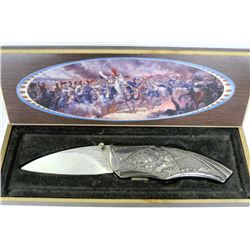 FOLDING KNIFE WITH MOLDED WOODEN