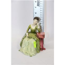 ROYAL DOULTON HN 2974 CAROLYN 1982