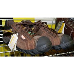 NEW MENS CATERPILLAR STEEL-TOED SIZE 7 SHOES