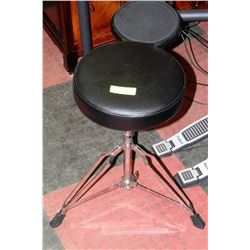 ADJUSTABLE HEIGHT MUSICIANS STOOL