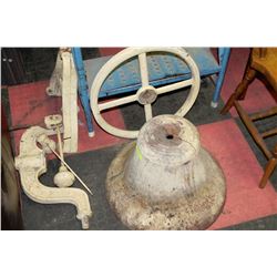 ESTATE ANTIQUE CAST IRON BELL (CRACKED TOP)