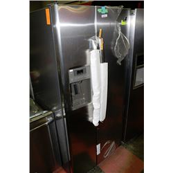 GE STAINLESS STEEL SIDE BY SIDE WITH IN DOOR ICE &