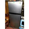Image 1 : DANBY BLACK & BRUSHED NICKEL APARTMENT SIZE FRIDGE