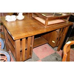 ESTATE VINTAGE WOOD OAK TABLE WITH STORAGE