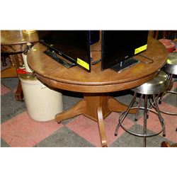 ESTATE VINTAGE ROUND WOOD TABLE ON CHOICE