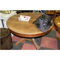 ESTATE VINTAGE WOOD ROUND TABLE ON CHOICE