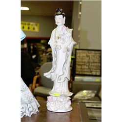 ESTATE CHINESE PORCELAIN FIGURE