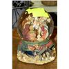 Image 1 : MUSICAL CHRISTMAS SNOW GLOBE