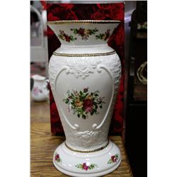 ROYAL ALBERT OLD COUNTRY ROSES LARGE VASE WITH BOX