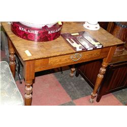 ESTATE TIGER OAK VINTAGE WRITING DESK