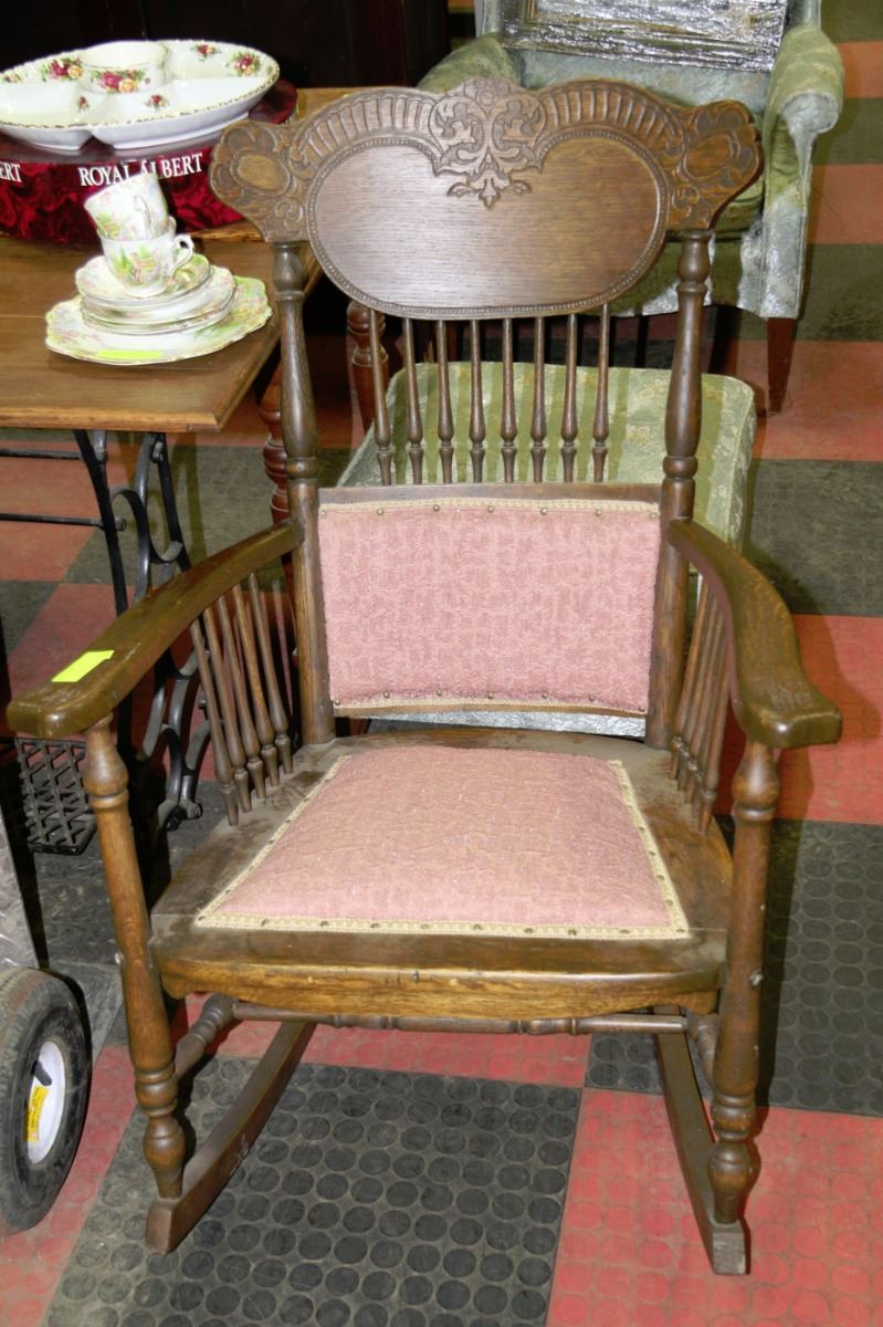 ESTATE ANTIQUE WOOD CARVED ROCKING CHAIR