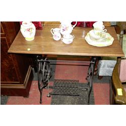 ESTATE SEWING TABLE
