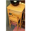 Image 1 : ESTATE VINTAGE CHILDRENS DESK WITH CHAIR
