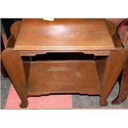 ESTATE VINTAGE MAGAZINE RACK ON CHOICE