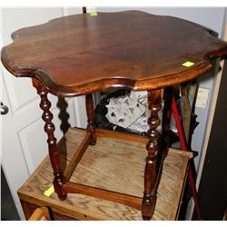 ESTATE WOOD CLOVER LEAF END TABLE