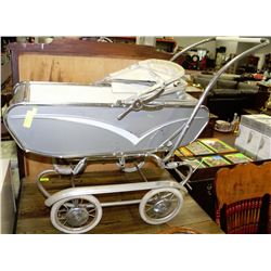 VINTAGE HAPPY TIME CARRIAGE