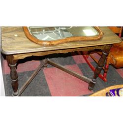 ESTATE WOOD VINTAGE TABLE