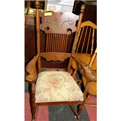 VINTAGE ESTATE TIGER OAK WOOD CARVED