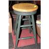 Image 1 : GREEN STOOL