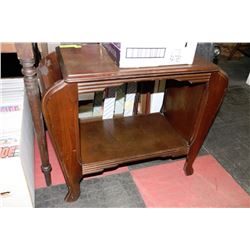 WOODEN MAGAZINE SIDE TABLE