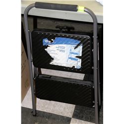 FOLDING 2 STEP LADDER