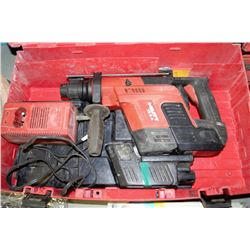 HILTI TE5A HAMMERDRILL WITH CHARGER AND 1 BATTERY