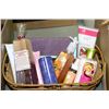 Image 1 : BASKET W/NEW PRODUCTS - PARIS HILTON,