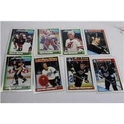 BUNDLE OF 8 HOCKEY CARDS INCLUDIN GRETZKY STAT