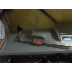 ELUND COMMERCIAL CAN OPENER