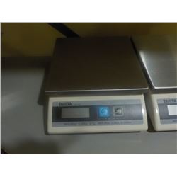 TANITA DIGITAL SCALE