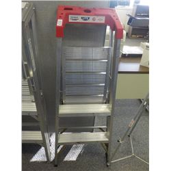 LITE PRODUCTS PORTABLE STEP LADDER MD C937