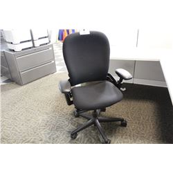 STEELCASE LEAP BLACK FULL ADJUSTABLE ERGONOMIC MID BACK TASK CHAIR