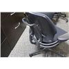 Image 3 : HUMANSCALE FREEDOM BLACK FULLY ADJUSTABLE ERGONOMIC MID BACK TASK CHAIR