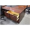 Image 2 : MAHOGANY 2 DRAWER LATERAL FILE CABINET