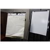 Image 1 : 2 MOBILE FLIP CHARTS AND 1 TELESCOPIC STAND