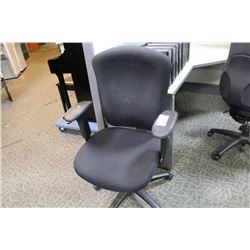 BLACK MULTI-LEVERTASK CHAIR