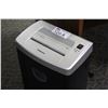 Image 2 : FELLOWS DM8C HEAVY DUTY CONFETTI PAPER SHREDDER