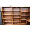 Image 2 : 6' AUTUMN MAPLE 5 SHELF BOOK CASE