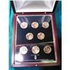 Image 2 : 2012 U.S. Presidential Eight-piece Dollar Set in hardwood case.