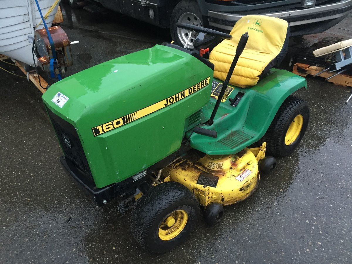 JOHN DEERE 160 RIDE ON LAWN MOWER JOHN DEERE 160 RIDE ON LAWN MOWER