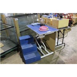 COMPLETE DOG GROOMING STATION WITH R-ROVER TABLE, HIGH COUNTRY PLASTIC STAIRS, FOLDING TABLE,