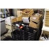 Image 1 : PALLET OF ASSORTED WICKER BASKETS AND CHRISTMAS DECORATIONS