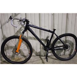 BLACK DEVINCI CAMELEON 14 SPEED FRONT SUSPENSION FULL DISC BRAKES MOUNTAIN BIKE