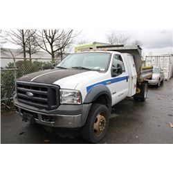 2006 FORD F-450 XL SUPER DUTY, 2 DOOR DUMP TRUCK, WHITE, VIN # 1FDXF46PX6EC64617