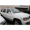 Image 2 : 1999 NISSAN PATHFINDER LE VIN  JN8AR07Y8XW386877