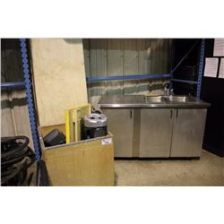 MOBILE STAINLESS STEEL SINK WITH DIVIDER WALLS, SPEAKERS & BIN