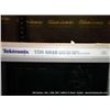 Image 4 : TEKTRONIX TDS684B COLOR FOUR CHANNEL DIGITAL REAL TIME OSCILLOSCOPE (PS) 1600069